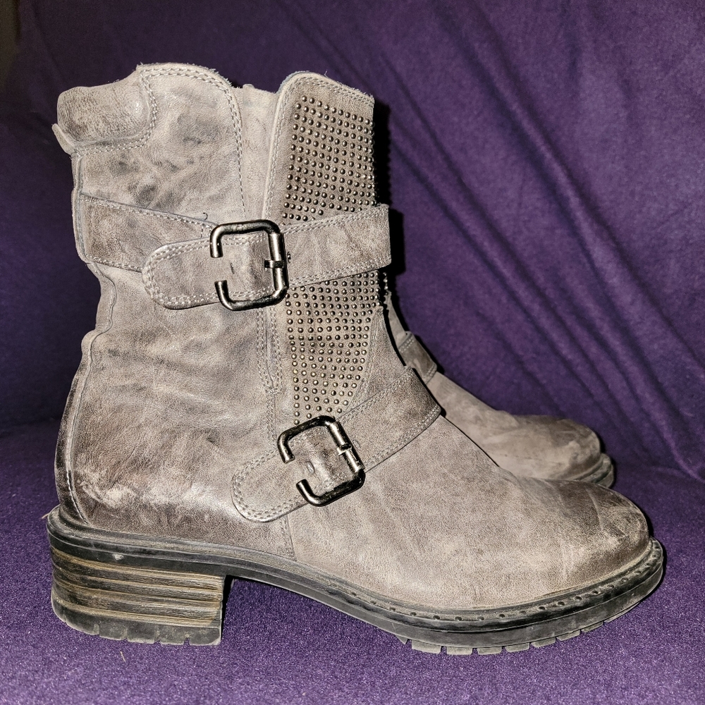 Paul Green women's studded zippered suede boots